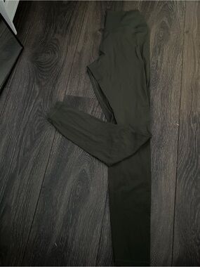 Garage Olive Green Women's High-Waist Leggings
